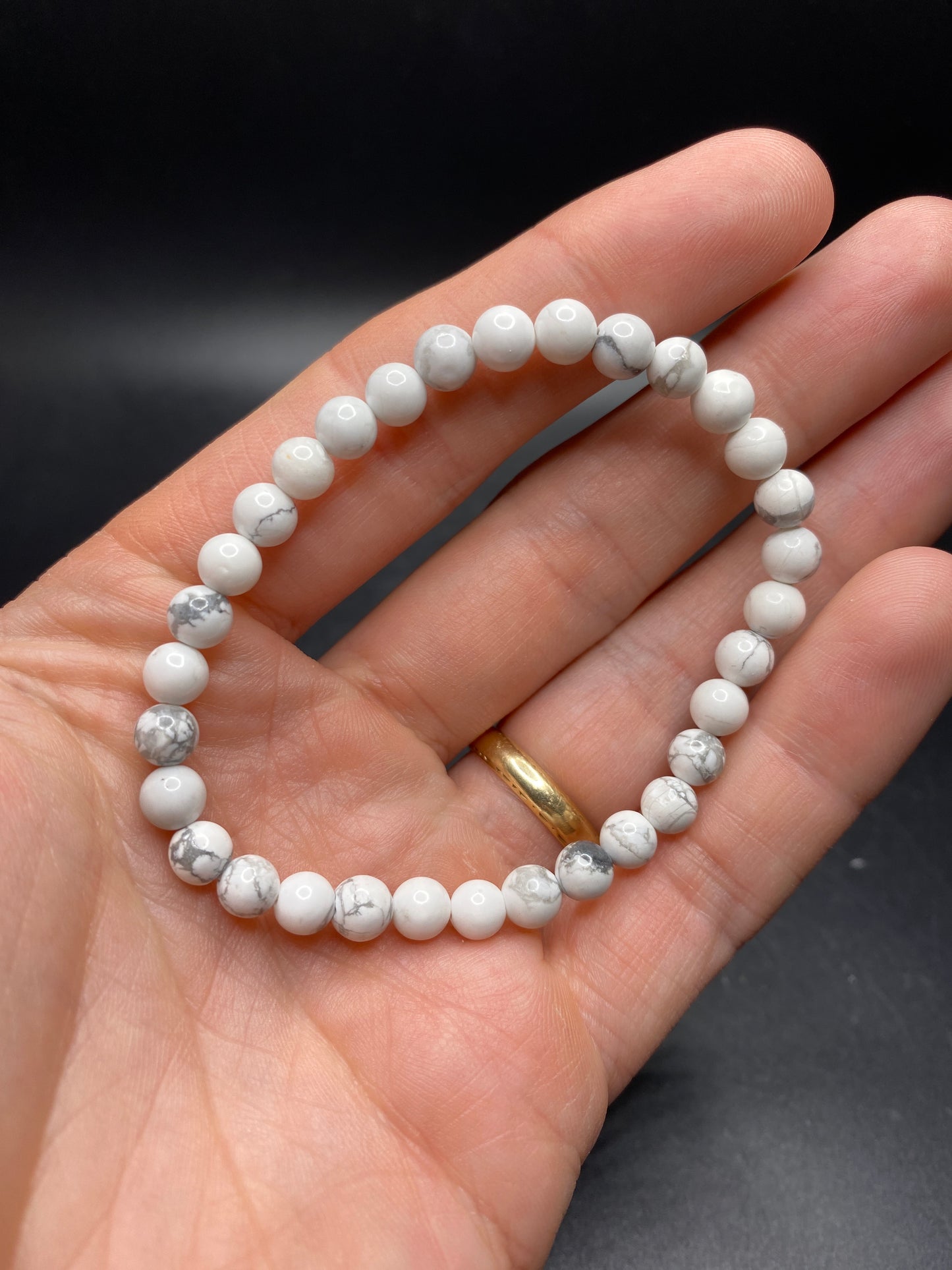 Howlite Bracelet - 6mm